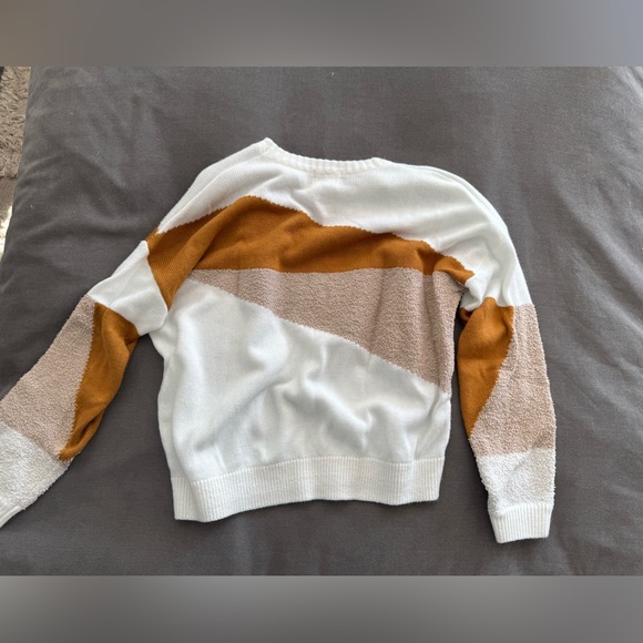 Abstract Sweater - Picture 3 of 3